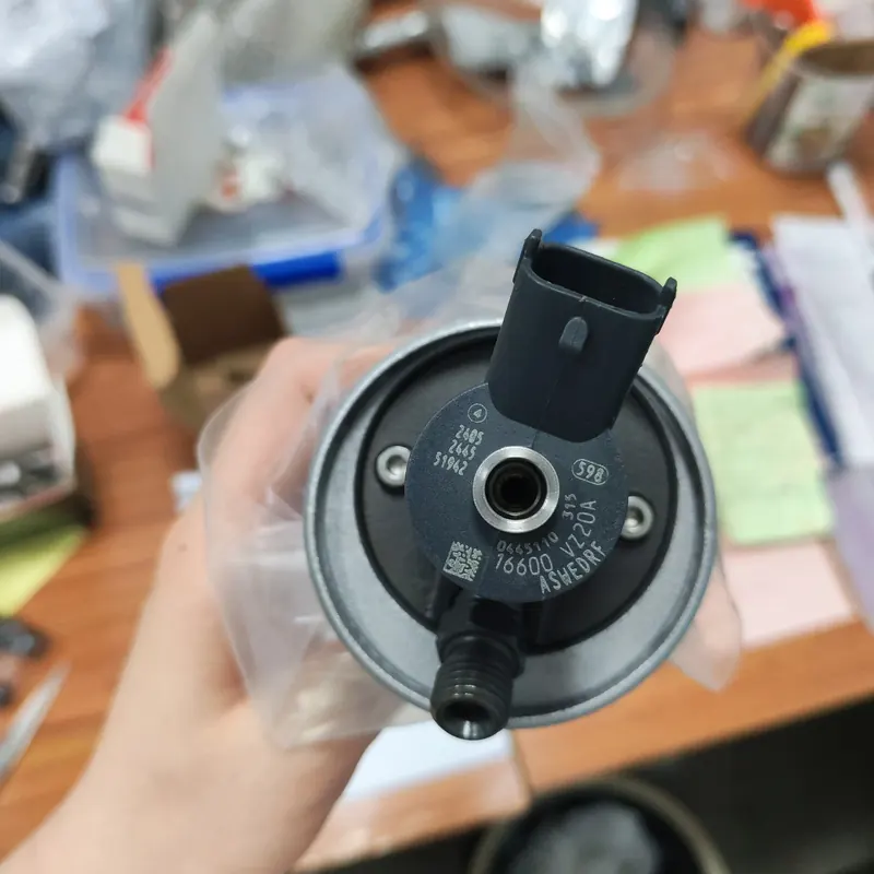 Bosch injector installation guide showing injector code marking and OE number check
