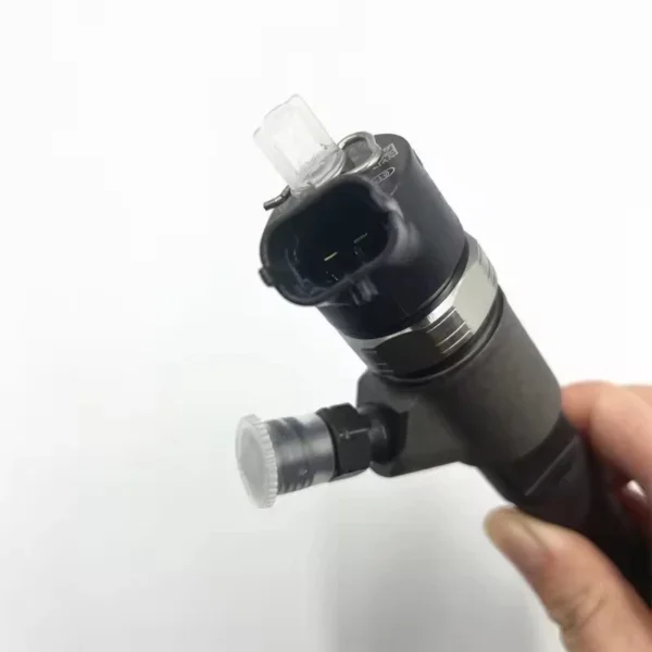 0445110069 Bosch Diesel Fuel Injector View 3 0445110069 Bosch diesel fuel injector view 3 for Mercedes-Benz Sprinter OM612 OM611