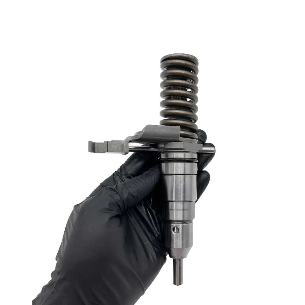 140-8413 Caterpillar diesel fuel injector detail view