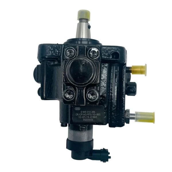 0445010286 Common Rail High Pressure Fuel Pump View 3 0445010286 common rail fuel pump alternate product view 3